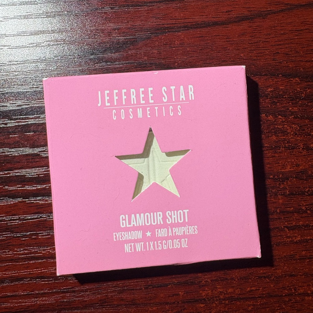 Artistry Single Glamour Shot